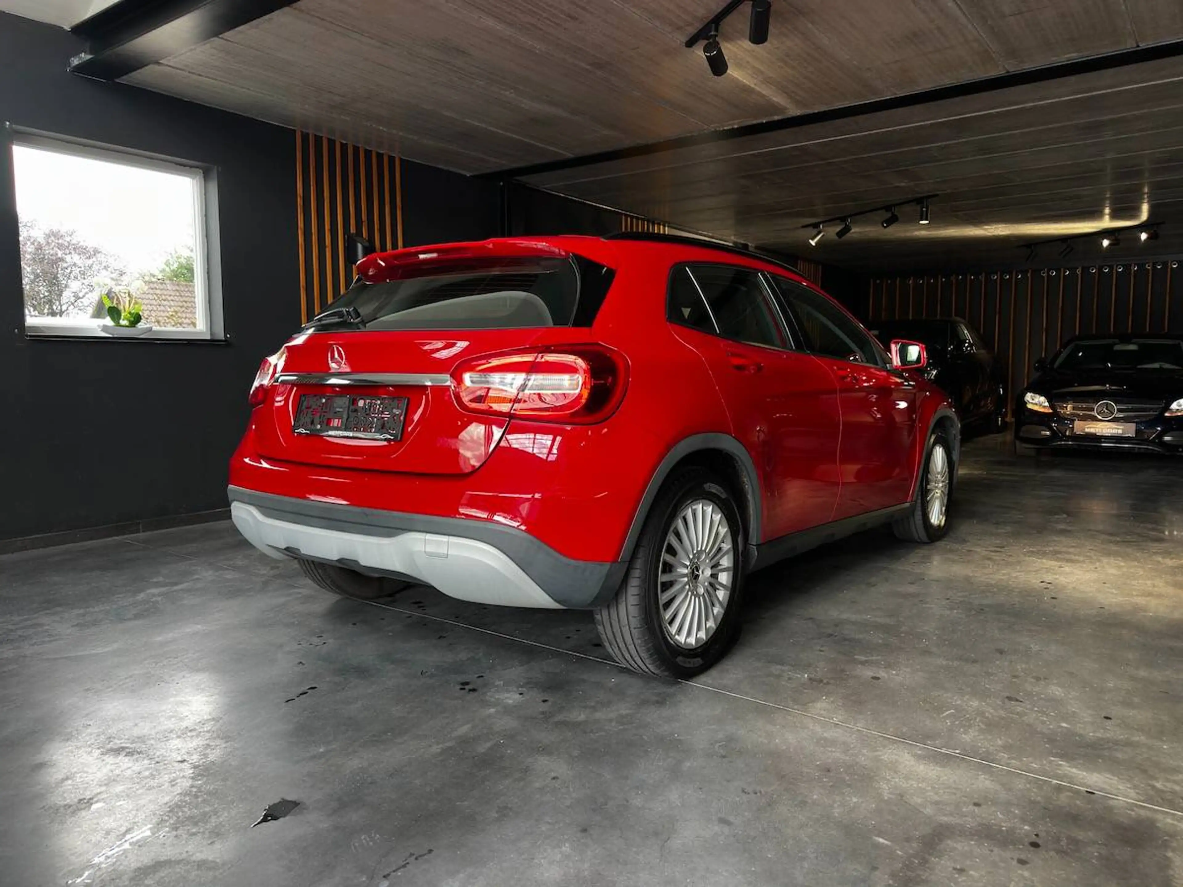 Mercedes-Benz GLA 180 Camera | Cruise | Sensoren | BT | Radio | ... — photo 8