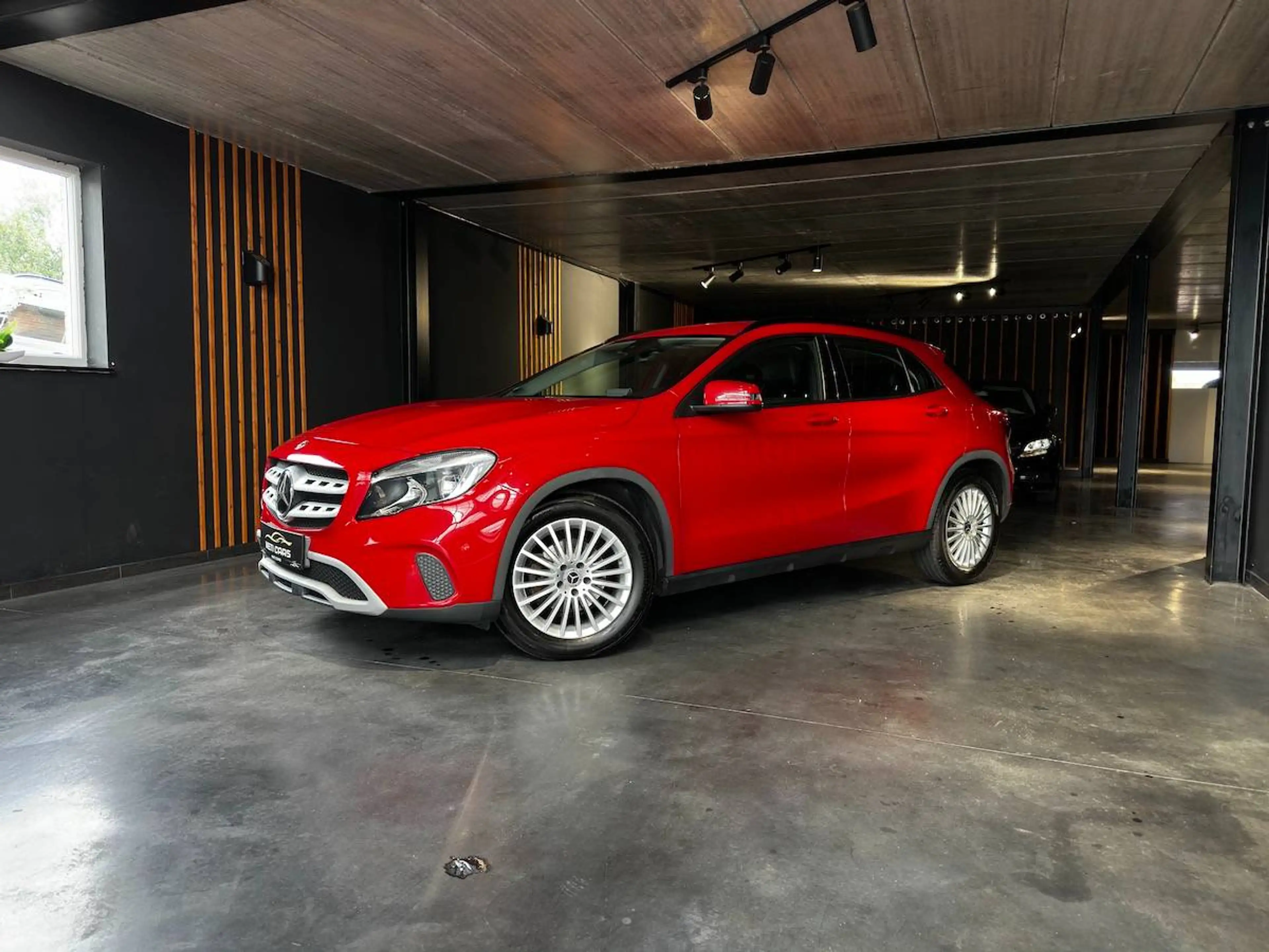 Mercedes-Benz GLA 180 Camera | Cruise | Sensoren | BT | Radio | ... — photo 2