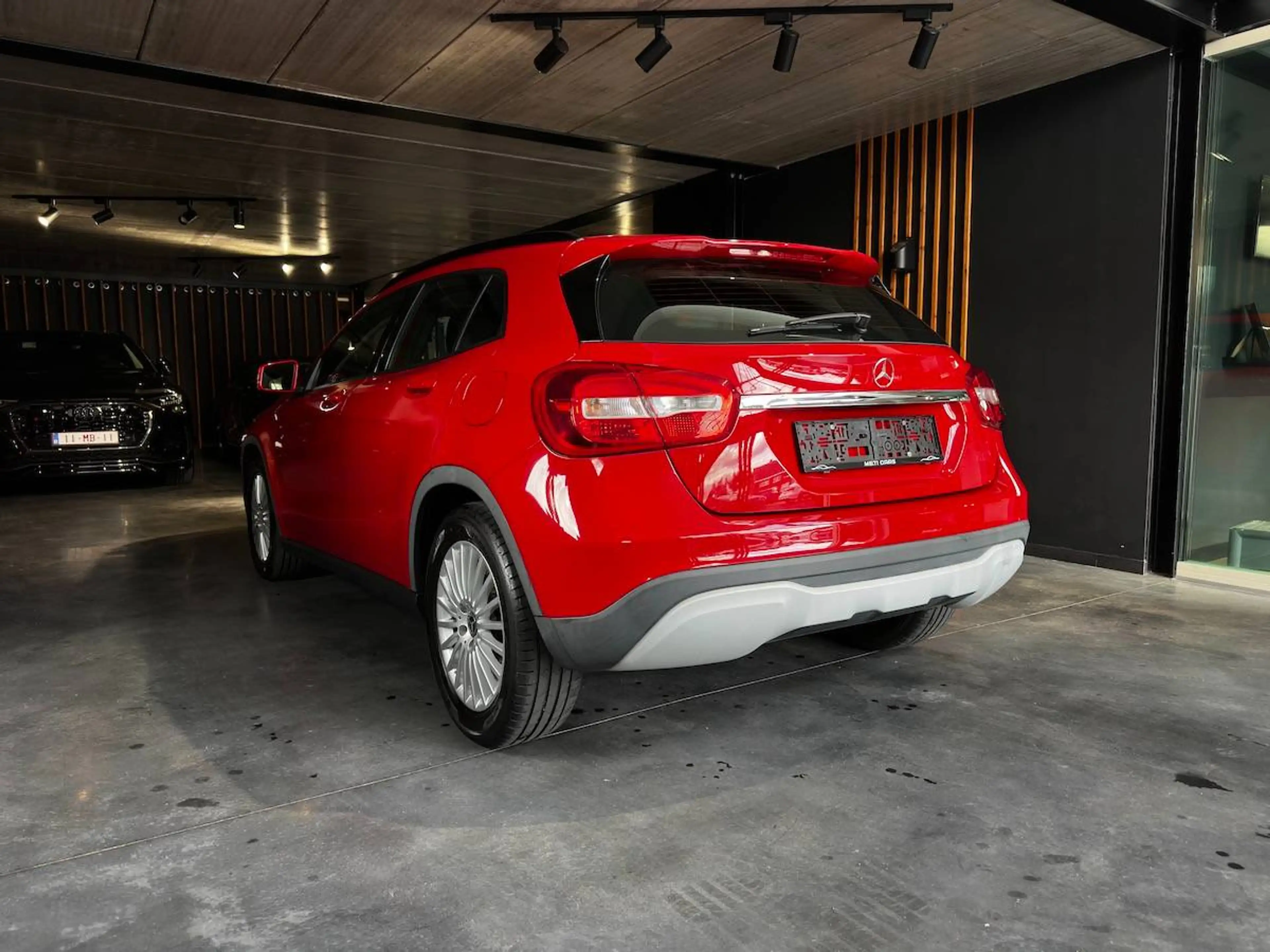Mercedes-Benz GLA 180 Camera | Cruise | Sensoren | BT | Radio | ... — photo 10