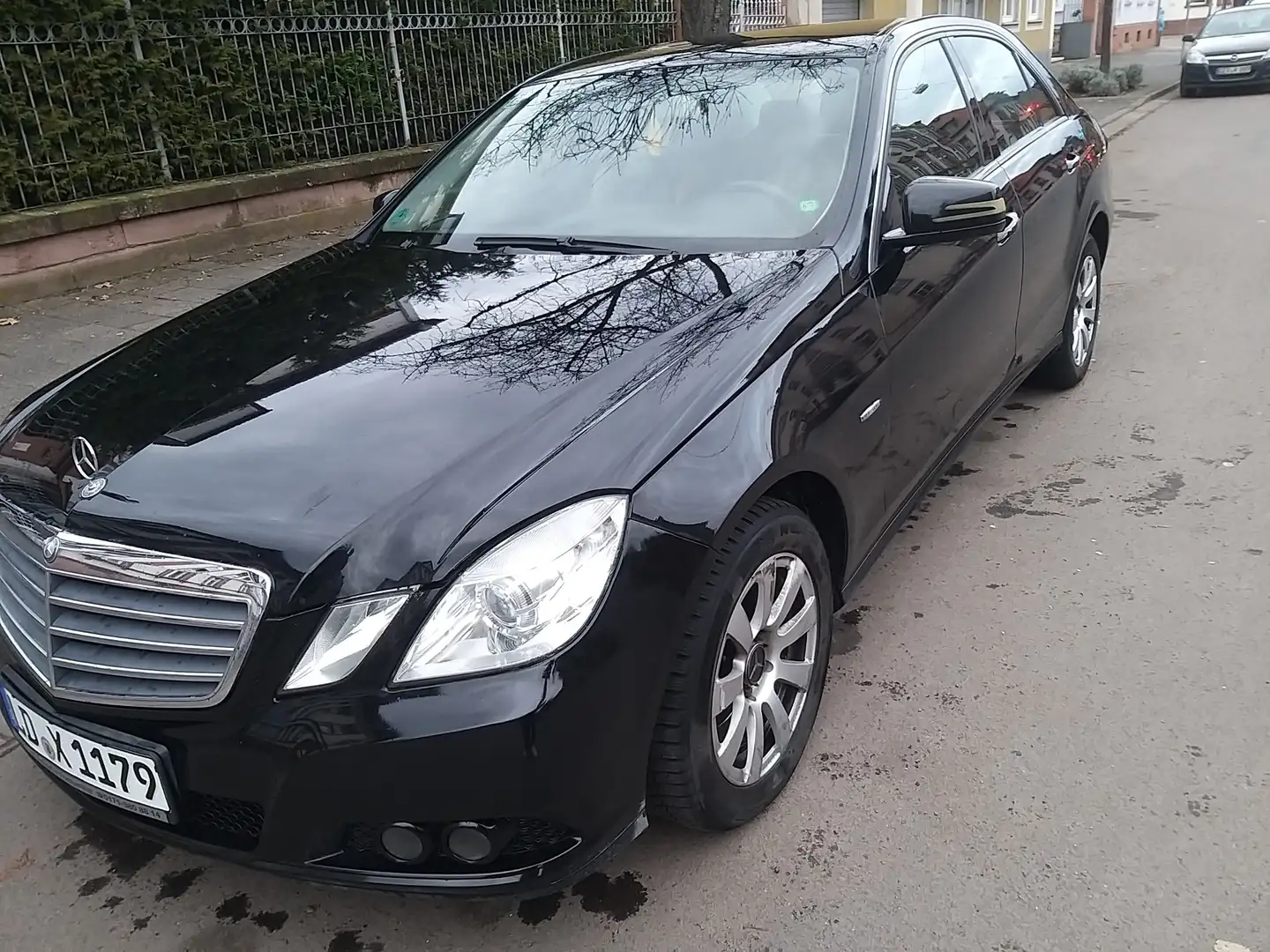 Mercedes-Benz E 220 T CDI DPF BlueEFFICIENCY Automatik - 1