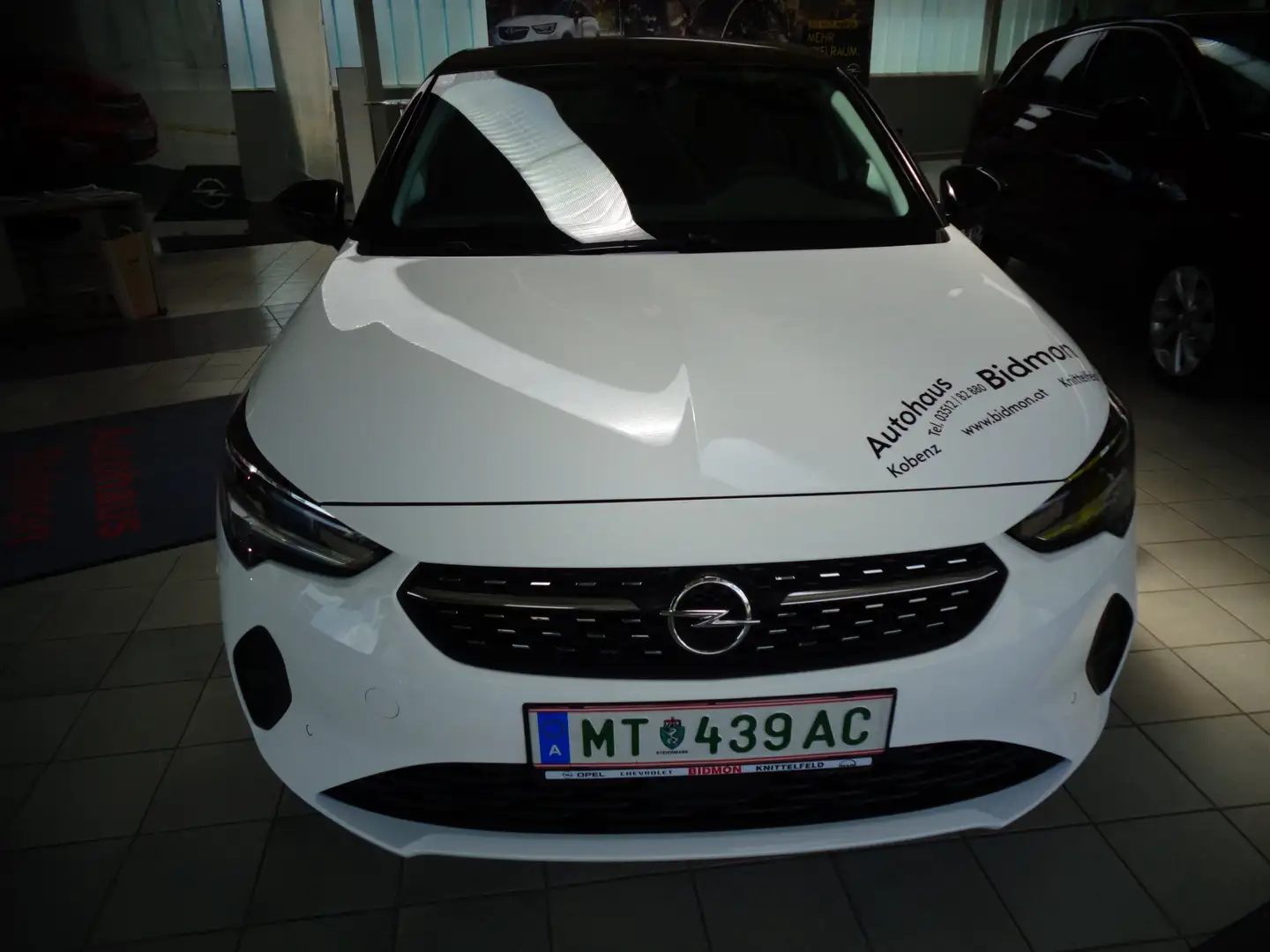 Opel Corsa Elektro e-Elegance Weiß - 1