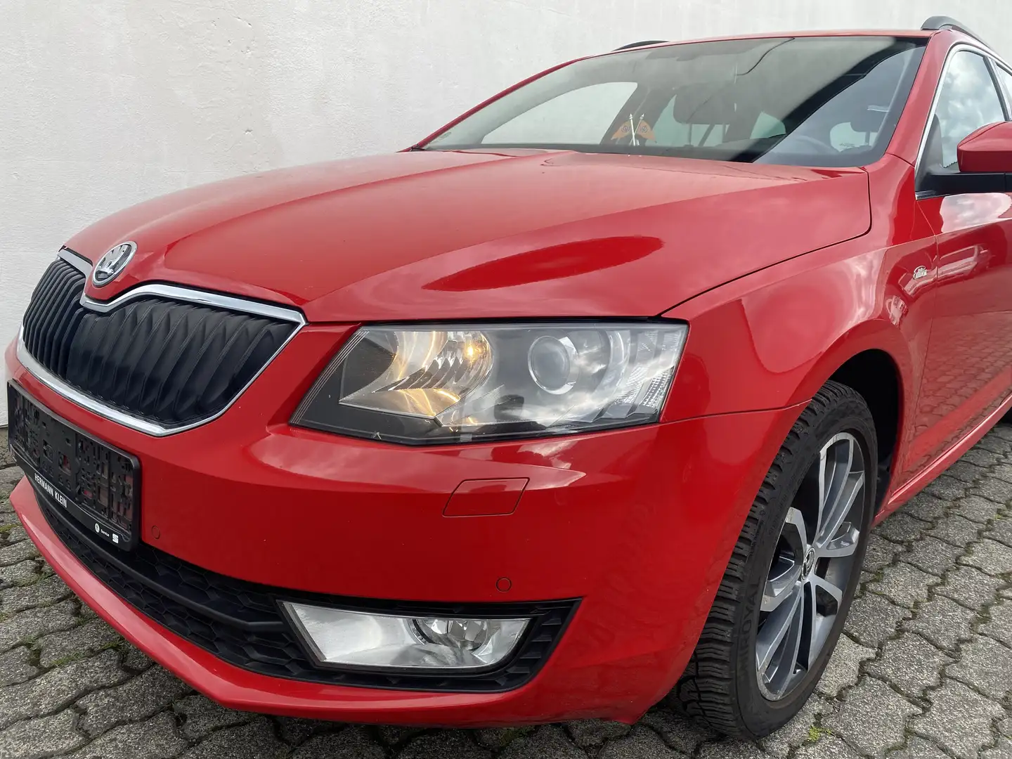 Skoda Octavia Combi 2.0 TDI (Green tec) DSG Style Klima/Navi/LM Roşu - 2