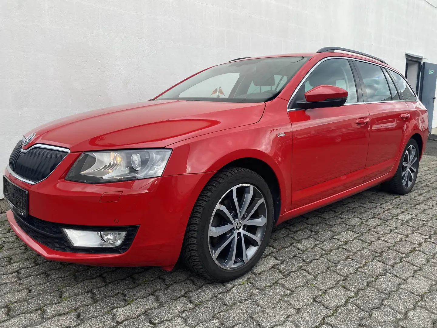 Skoda Octavia Combi 2.0 TDI (Green tec) DSG Style Klima/Navi/LM Roşu - 1