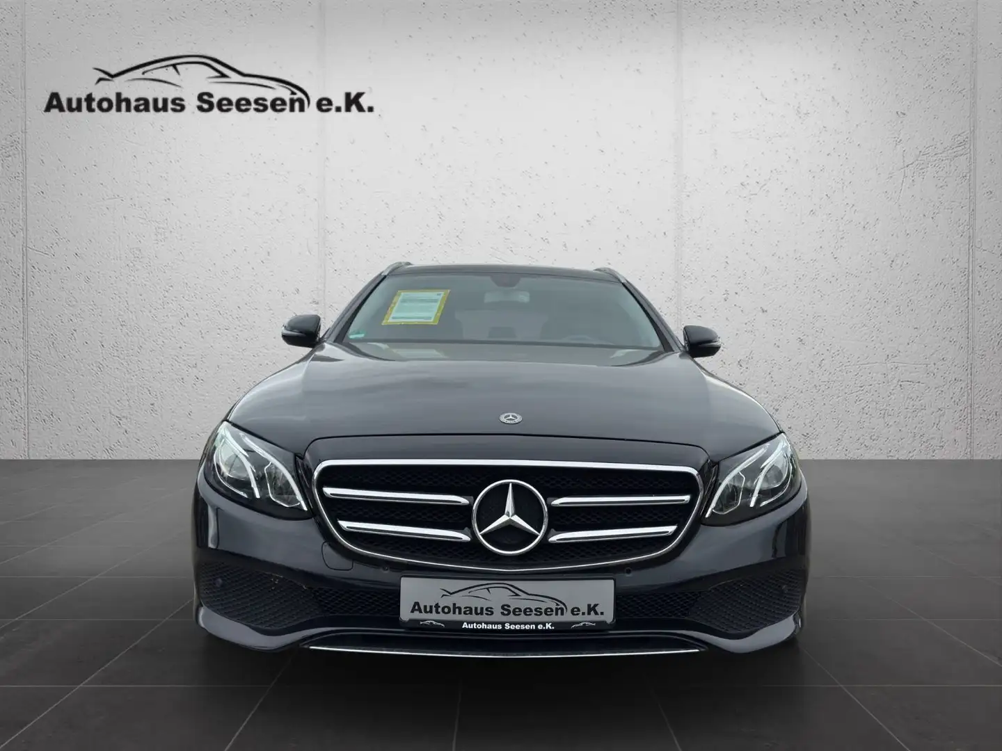 Mercedes-Benz E 300 de Avantgarde *Widescreen*LED* Noir - 2