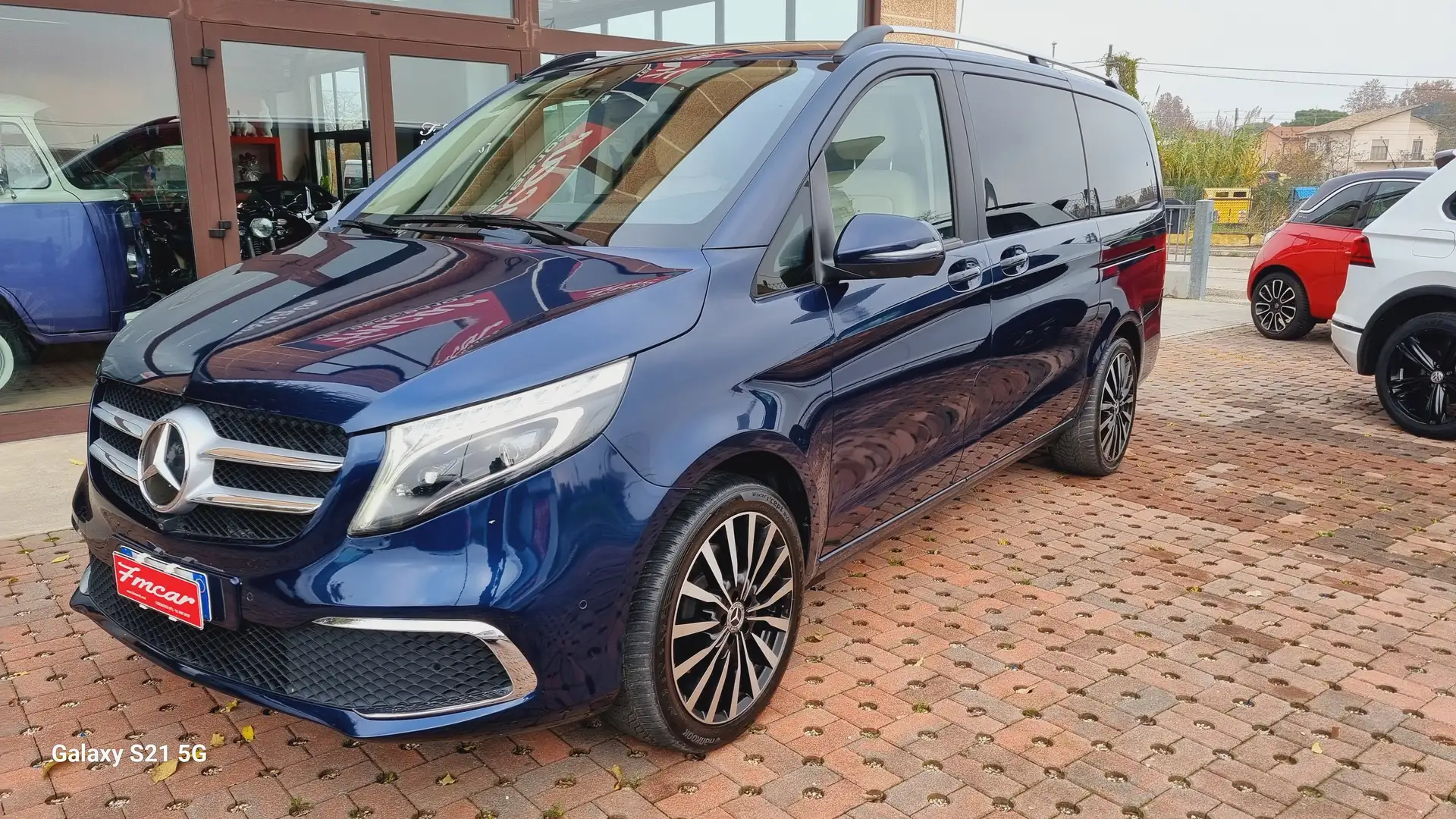 Mercedes-Benz V 300 d Premium Long Tetto pan. Port. elet.4 matic Modrá - 1