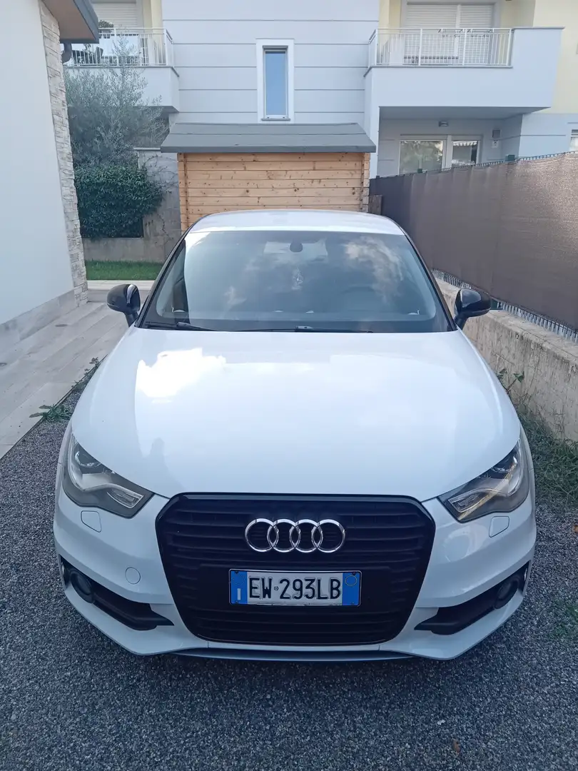 Audi A1 1.2 tfsi Admired S-Line - 2