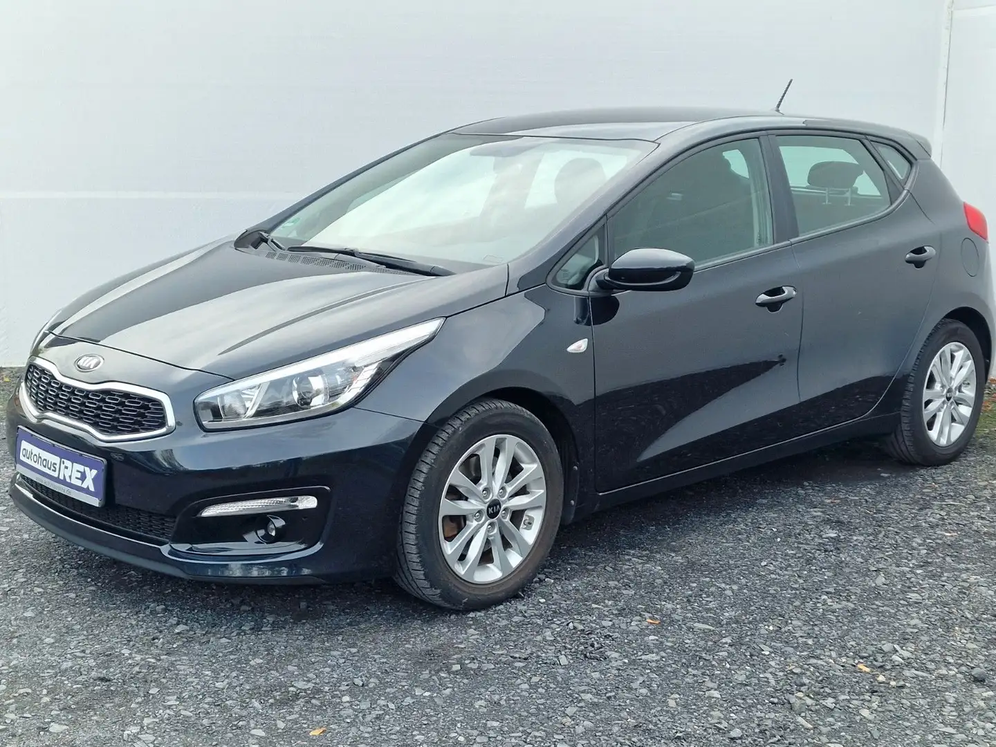 Kia Ceed / cee'd 1.4 CVVT "Edition 7" Schwarz - 1