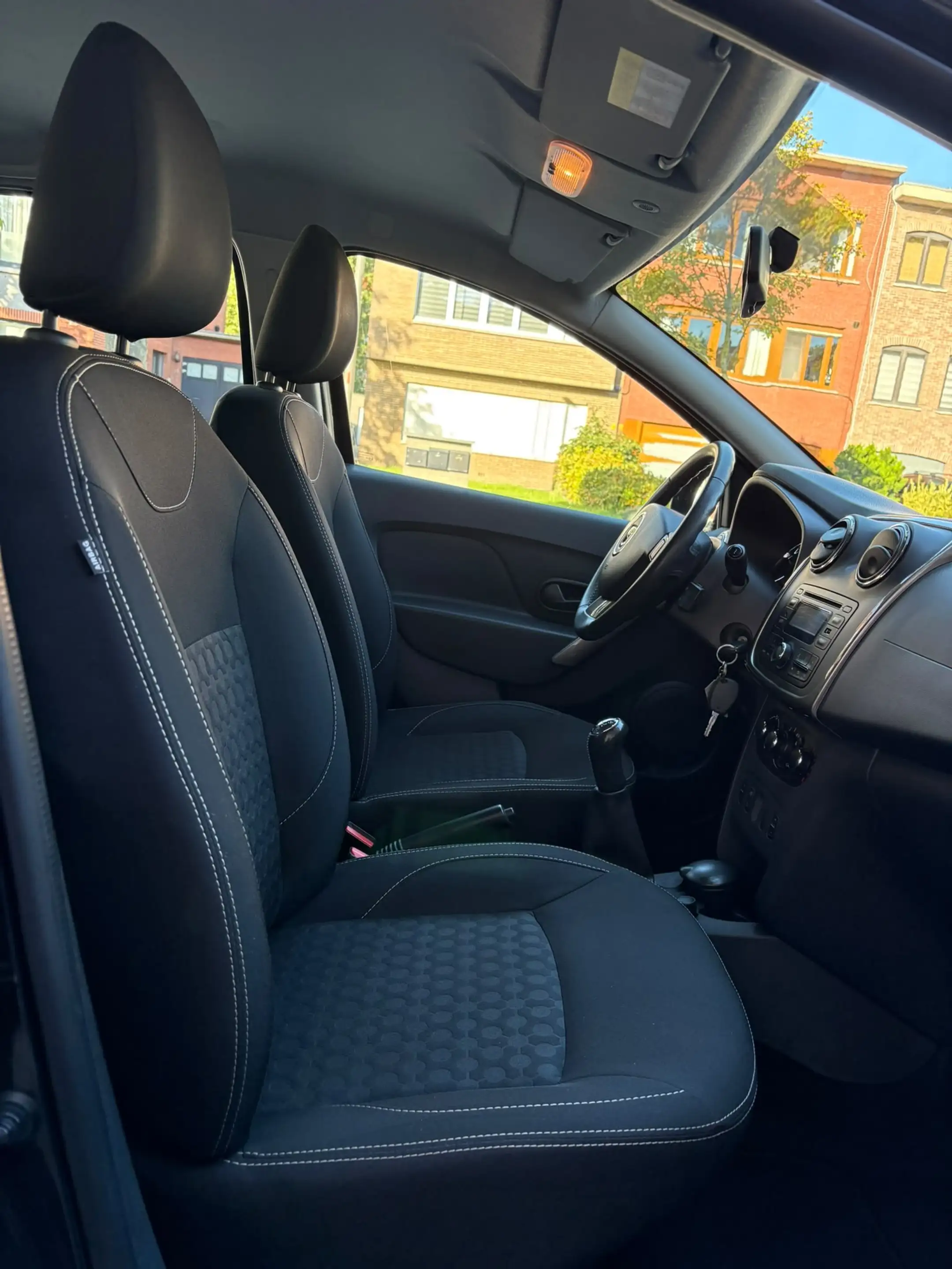 Dacia Sandero 1.2i! Nieuwstaat* Airco* 27000km* 1eigenaar* Garantie! — photo 12