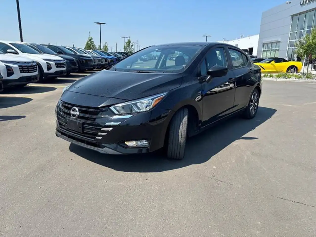 Nissan Versa photo Nissan Versa