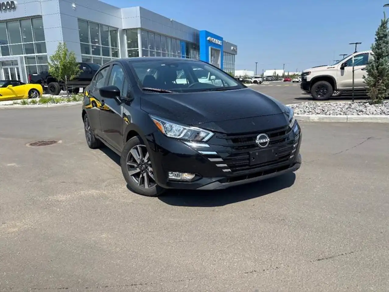Nissan Versa photo Nissan Versa