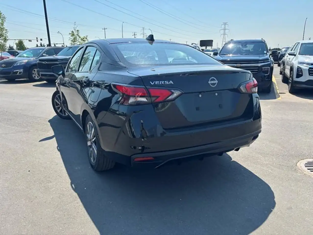 Nissan Versa photo Nissan Versa