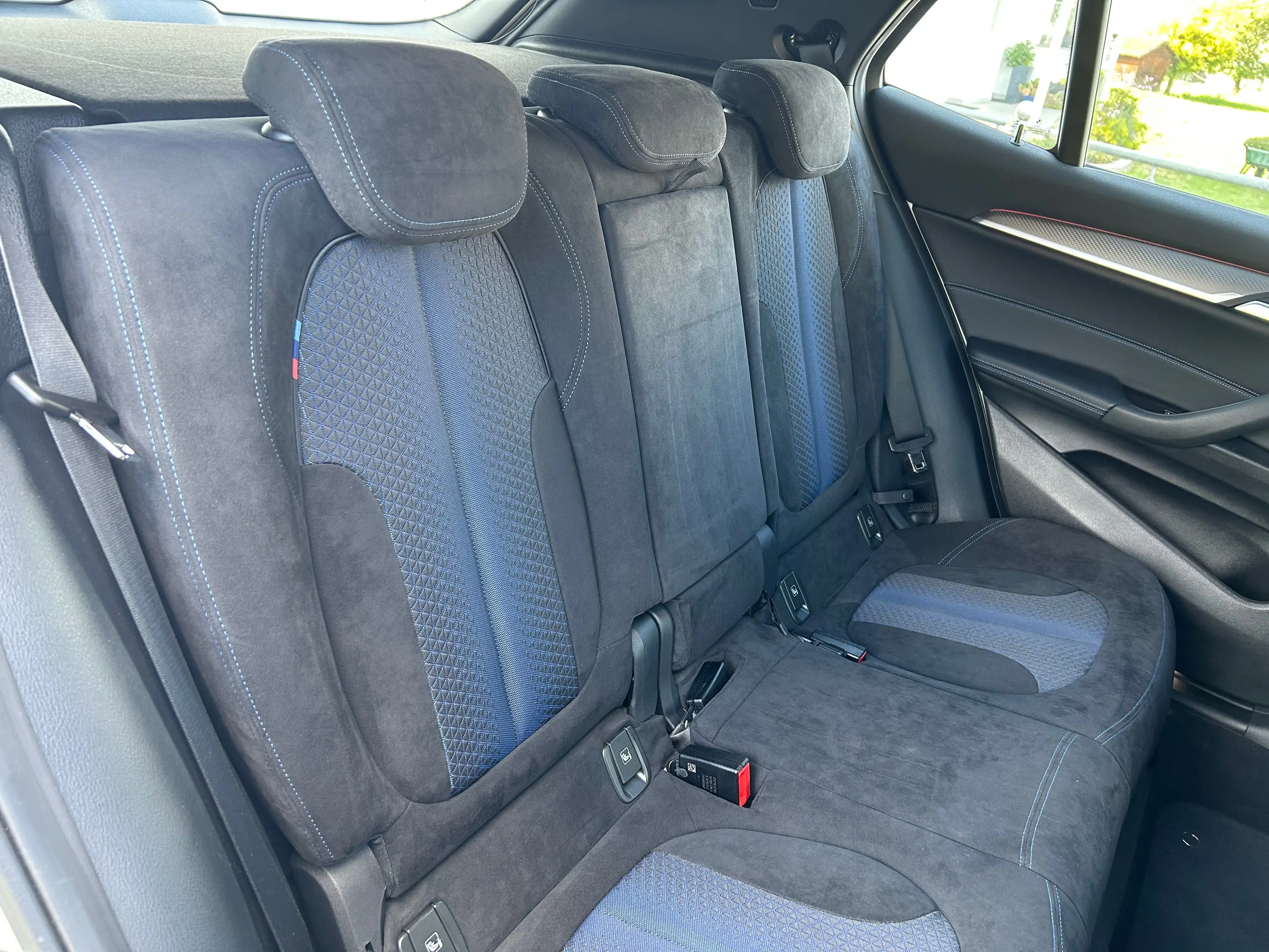 BMW X2 X2 xDrive25d M-Sport Navi AHK RFK HiFi DAB 19" — photo 12