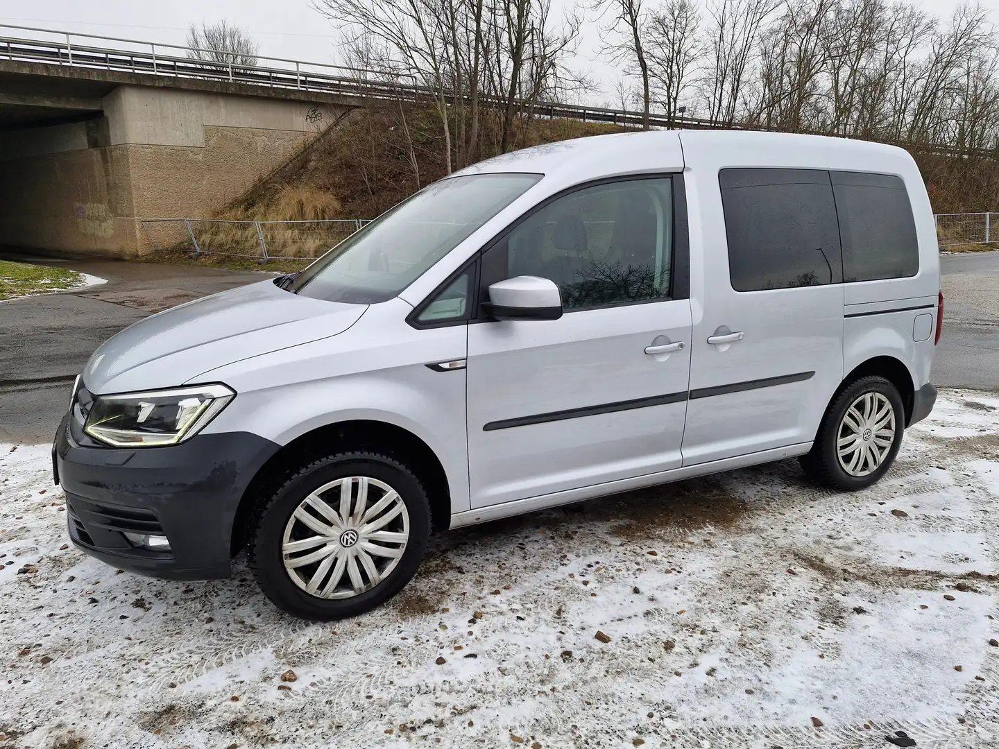 Volkswagen Caddy 1.4TSI 92KW(5-Si.)Xenon,Navi,Klimatron.DSG Defektt Argent - 1