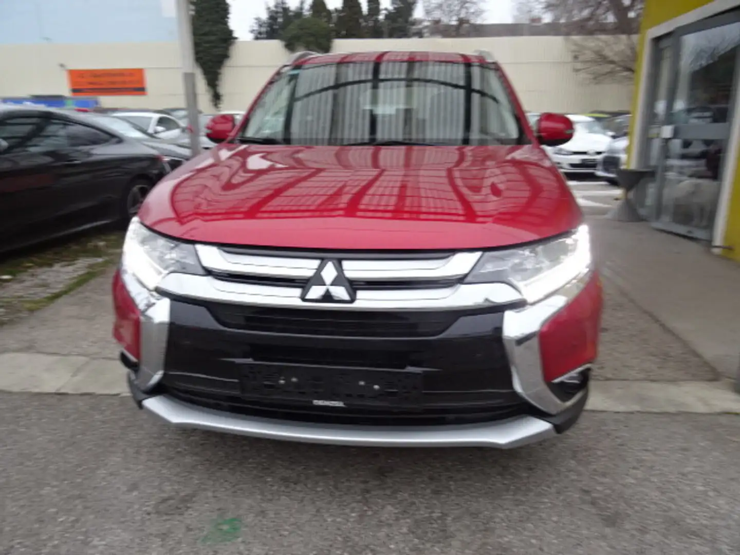 Mitsubishi Outlander Rot - 2