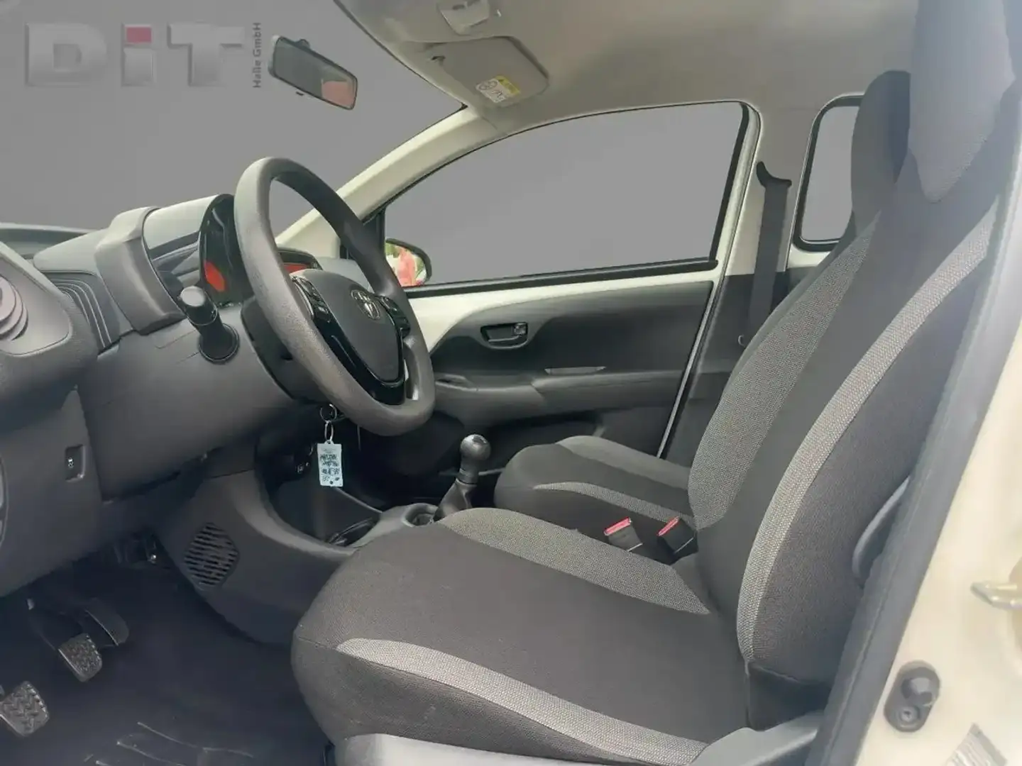 Toyota Aygo Aygo 5p 1.0 x-play 72cv Bianco - 2