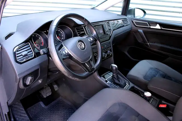 Volkswagen Golf Sportsvan view 10