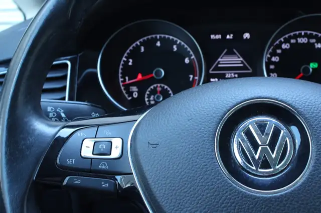 Volkswagen Golf Sportsvan view 15