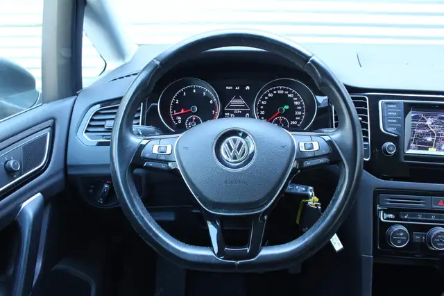 Volkswagen Golf Sportsvan view 12