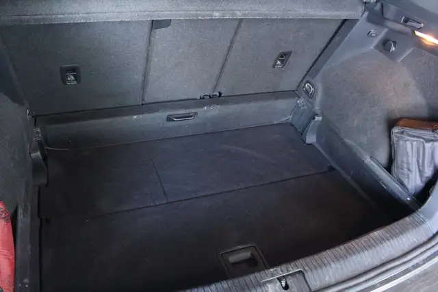 Volkswagen Golf Sportsvan view 26