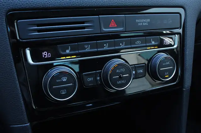 Volkswagen Golf Sportsvan view 21