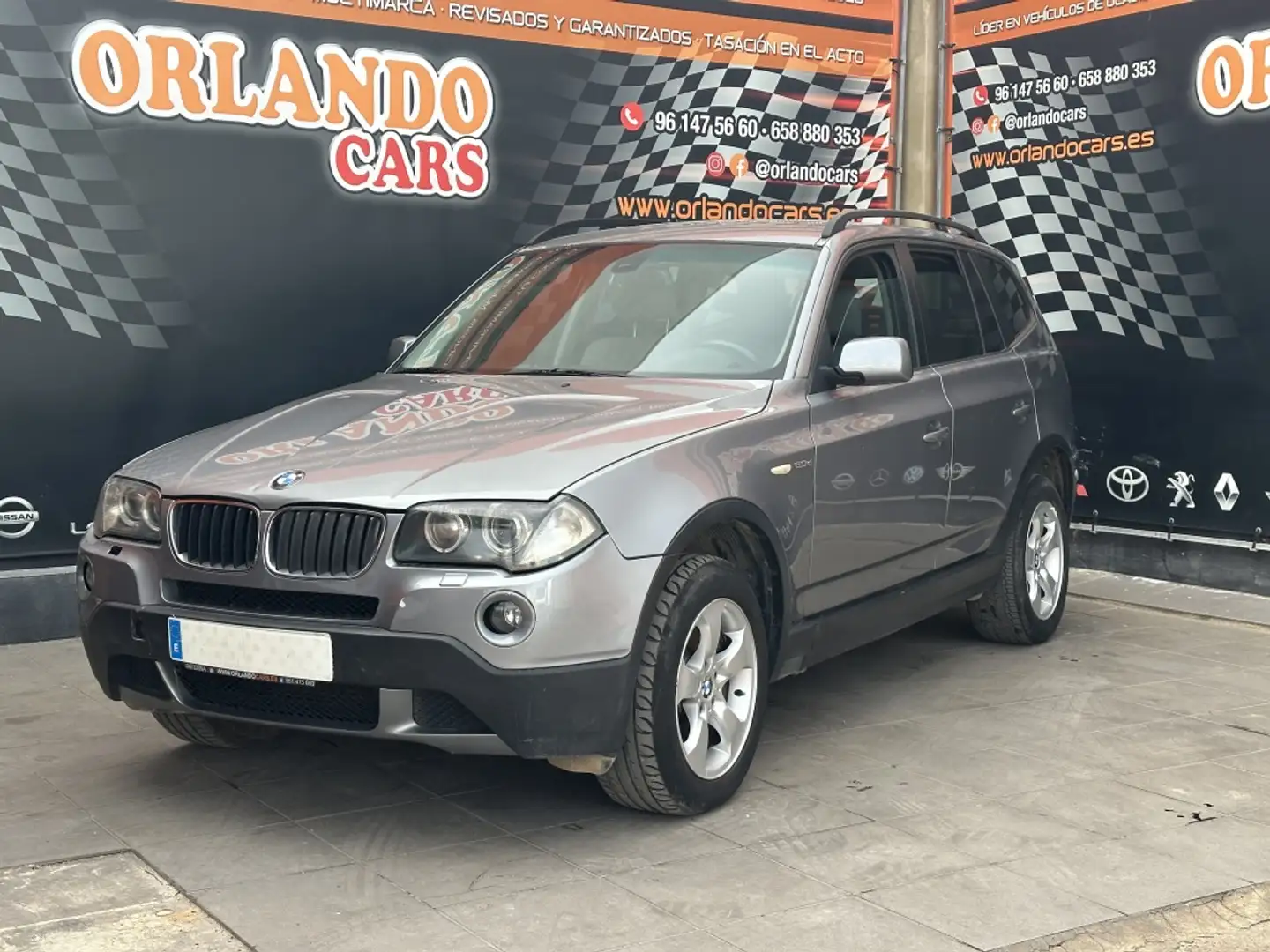 BMW X3 2.0d Grau - 1