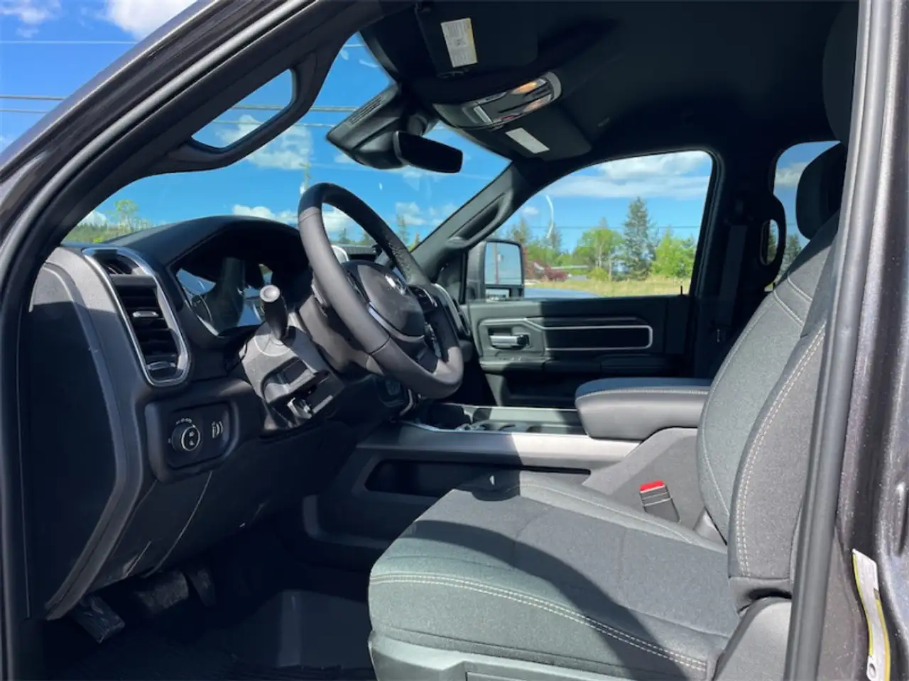 RAM 3500 снимка RAM 3500