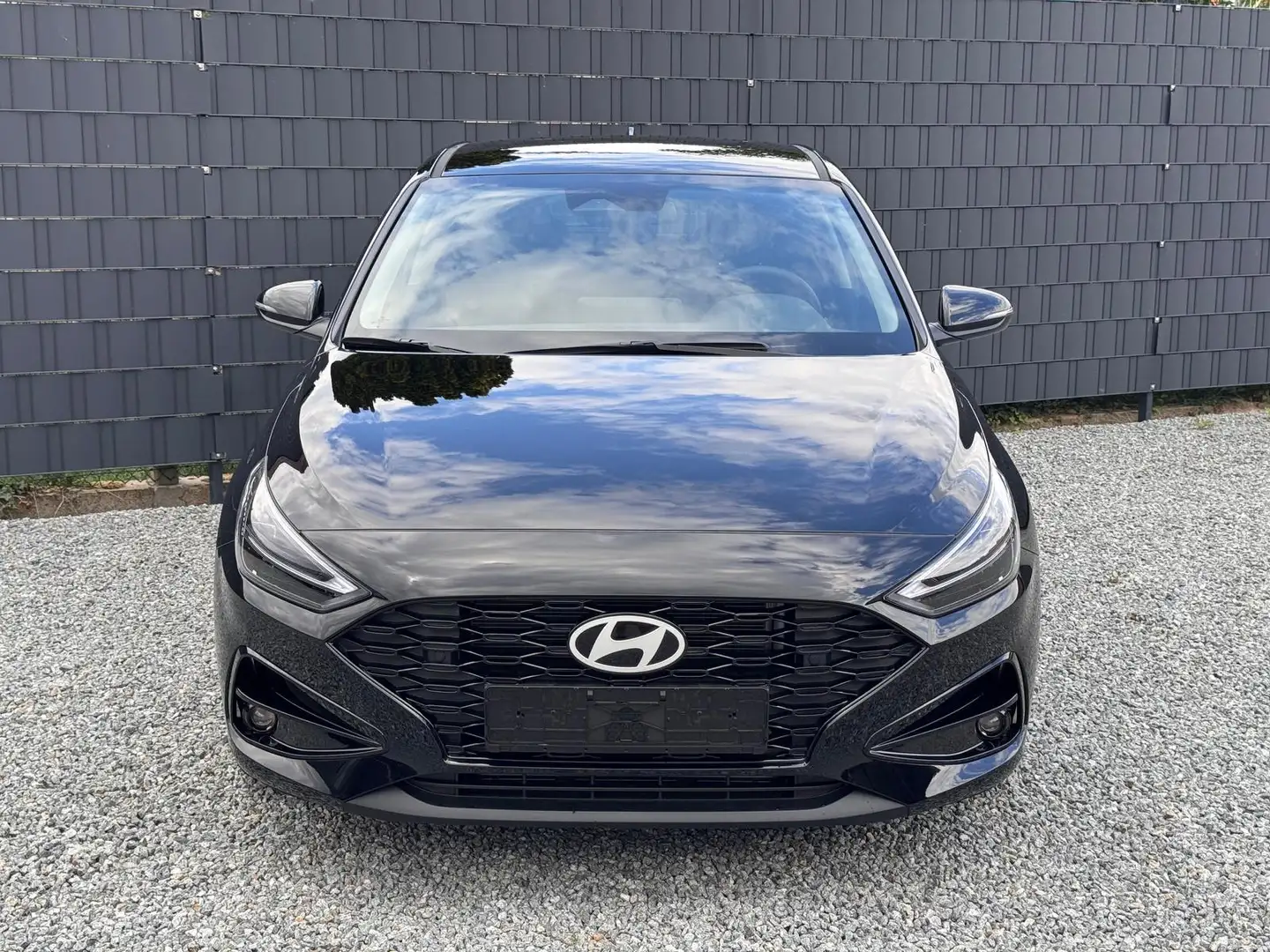 Hyundai i30 HB Family Automatik Smart Paket 103 kW (140 PS)... Schwarz - 2