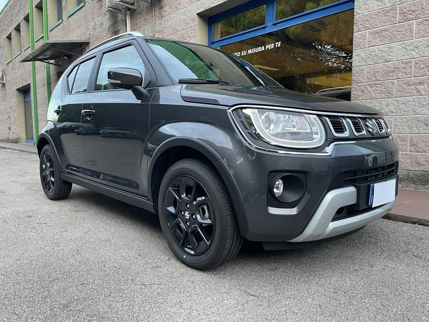 Suzuki Ignis 1.2 83CV HYBRID TOP NAVIGATORE NAVIGATORE RETROCAM Gris - 1