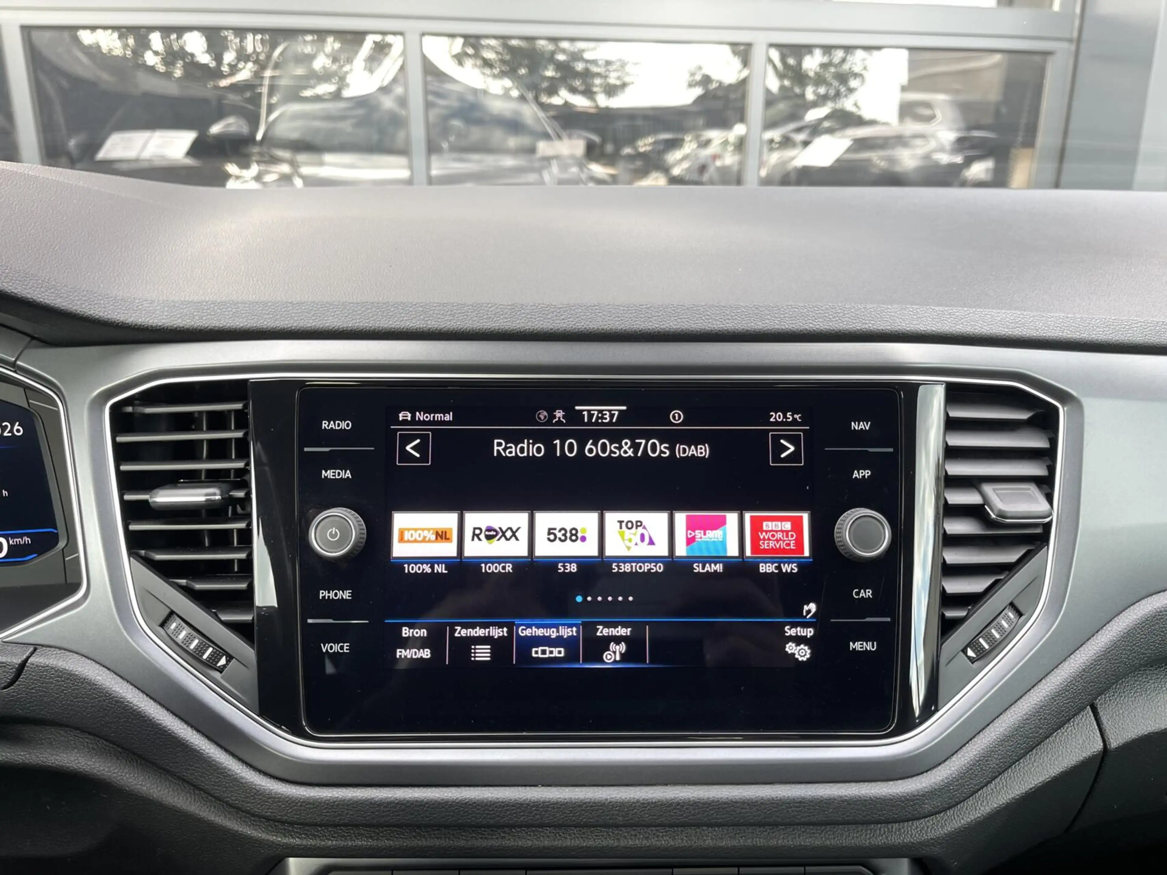 Volkswagen T-Roc Cabrio 1.5 TSI R-Line AUT. TREKHAAK|DIGITAAL COCKP — photo 27