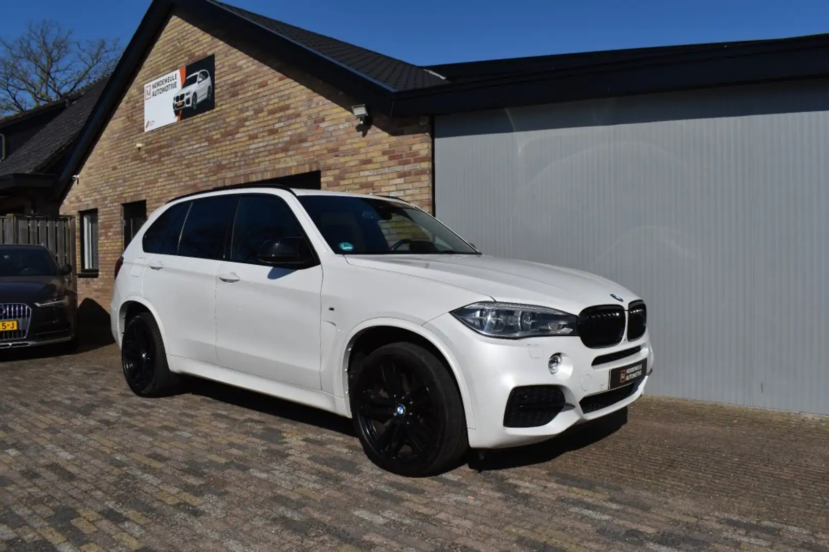 BMW X5 M50D, Xenon, Leder, Cruise, AUT, Panorama Wit - 2