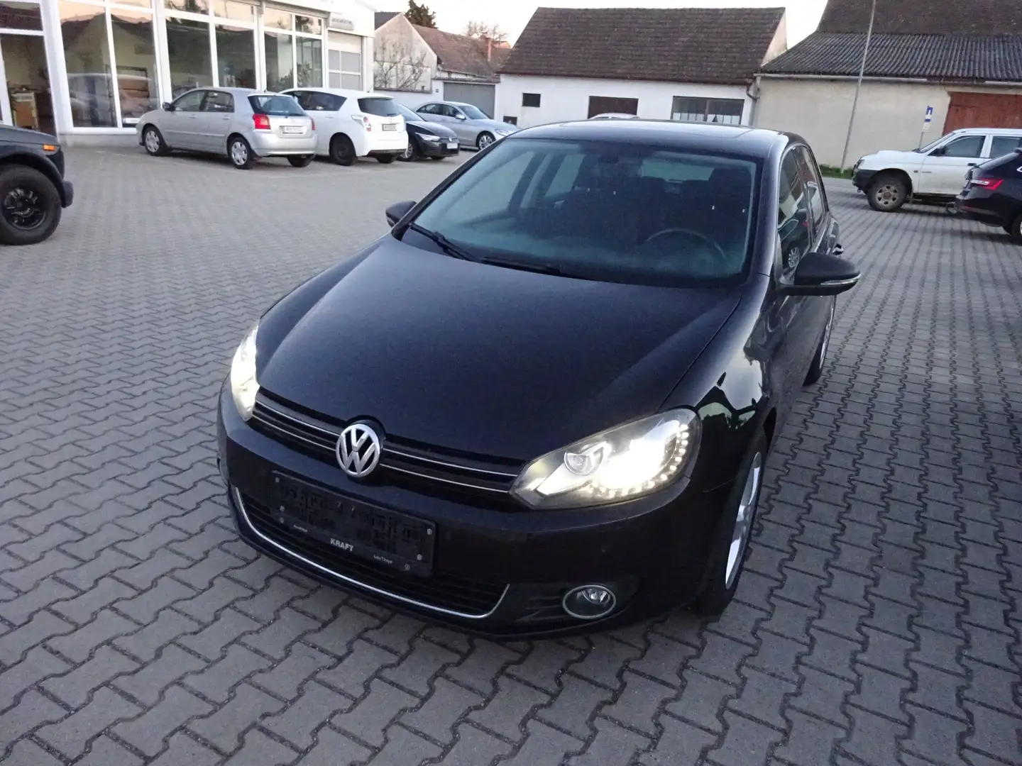 Volkswagen Golf Highline Schwarz - 1