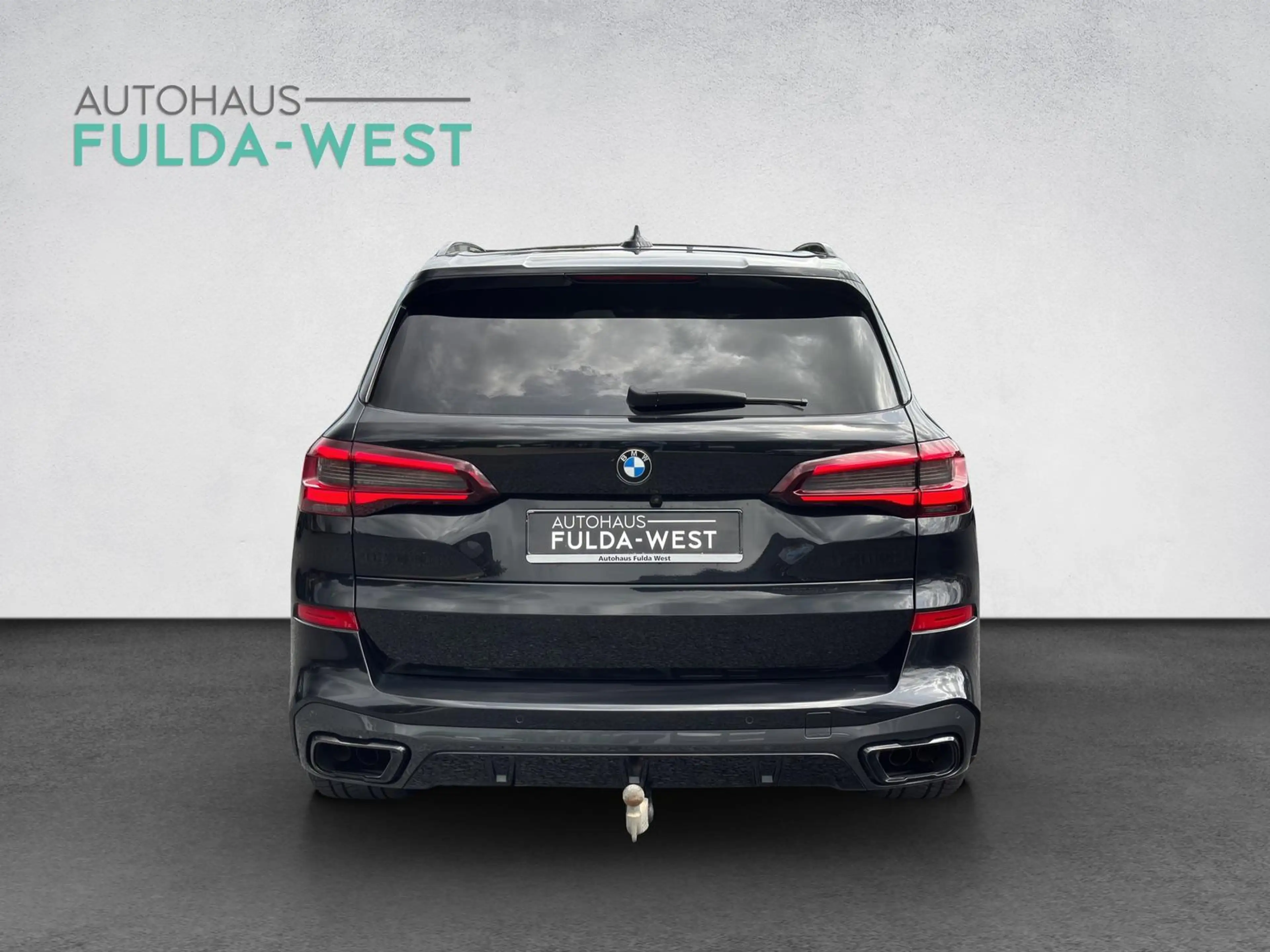 BMW X5 M50i Laser Pano DrivAssProf Standheiz AHK3,5t — photo 7