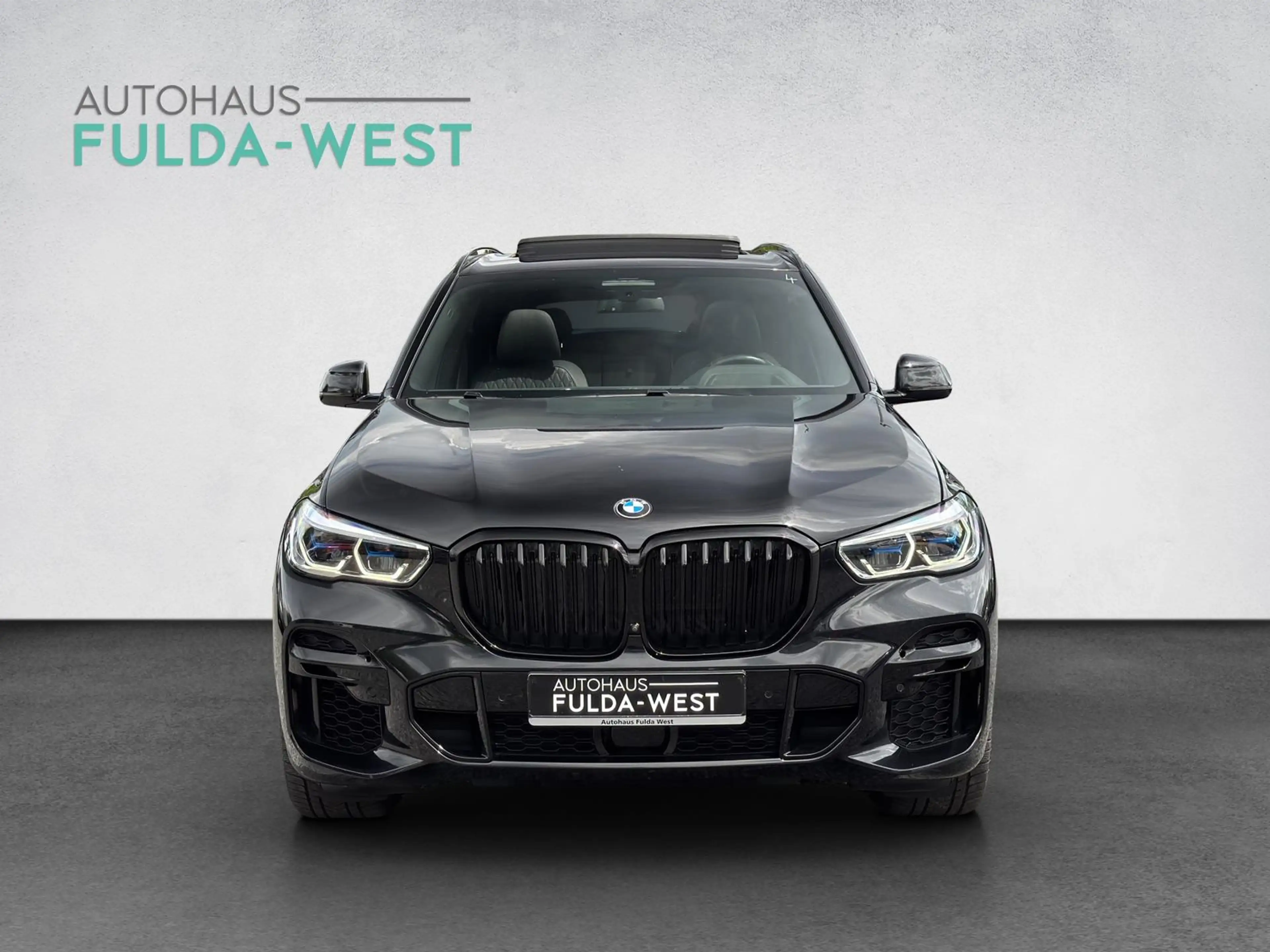 BMW X5 M50i Laser Pano DrivAssProf Standheiz AHK3,5t — photo 6