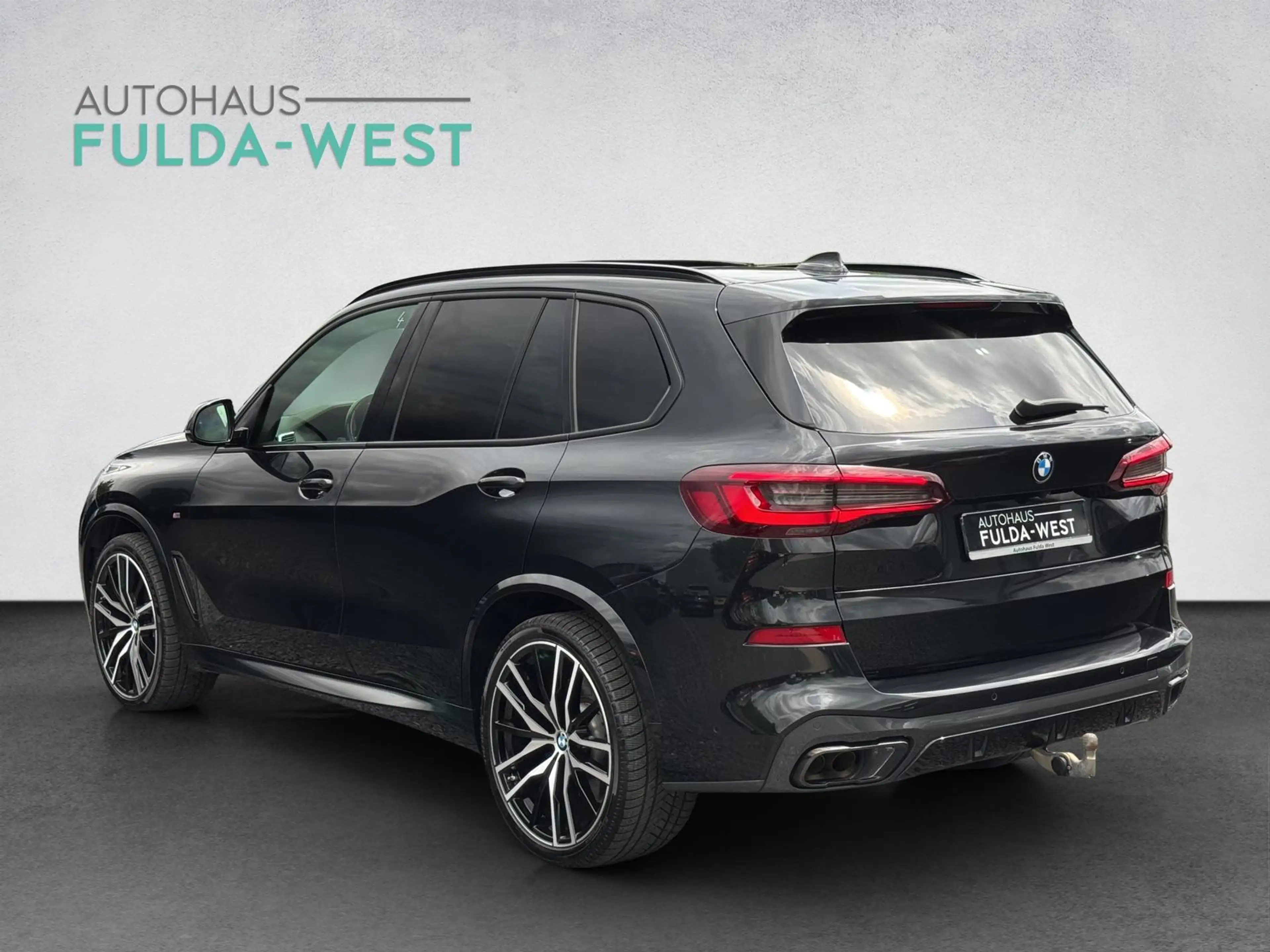 BMW X5 M50i Laser Pano DrivAssProf Standheiz AHK3,5t — photo 4