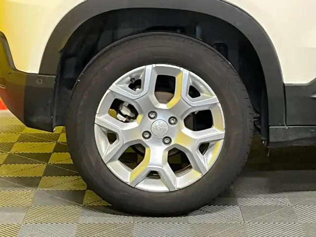 Jeep Avenger view 15