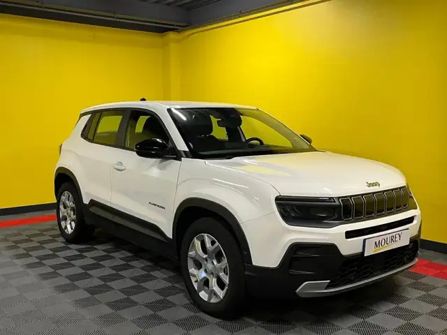Jeep Avenger view 2