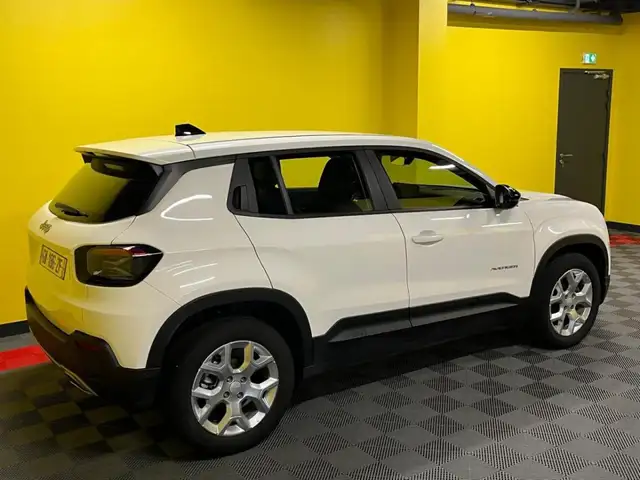 Jeep Avenger view 14