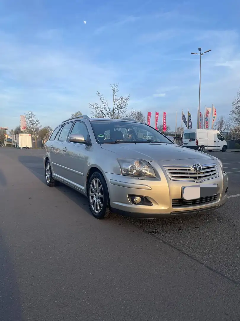 Toyota Avensis 1.8 - 1