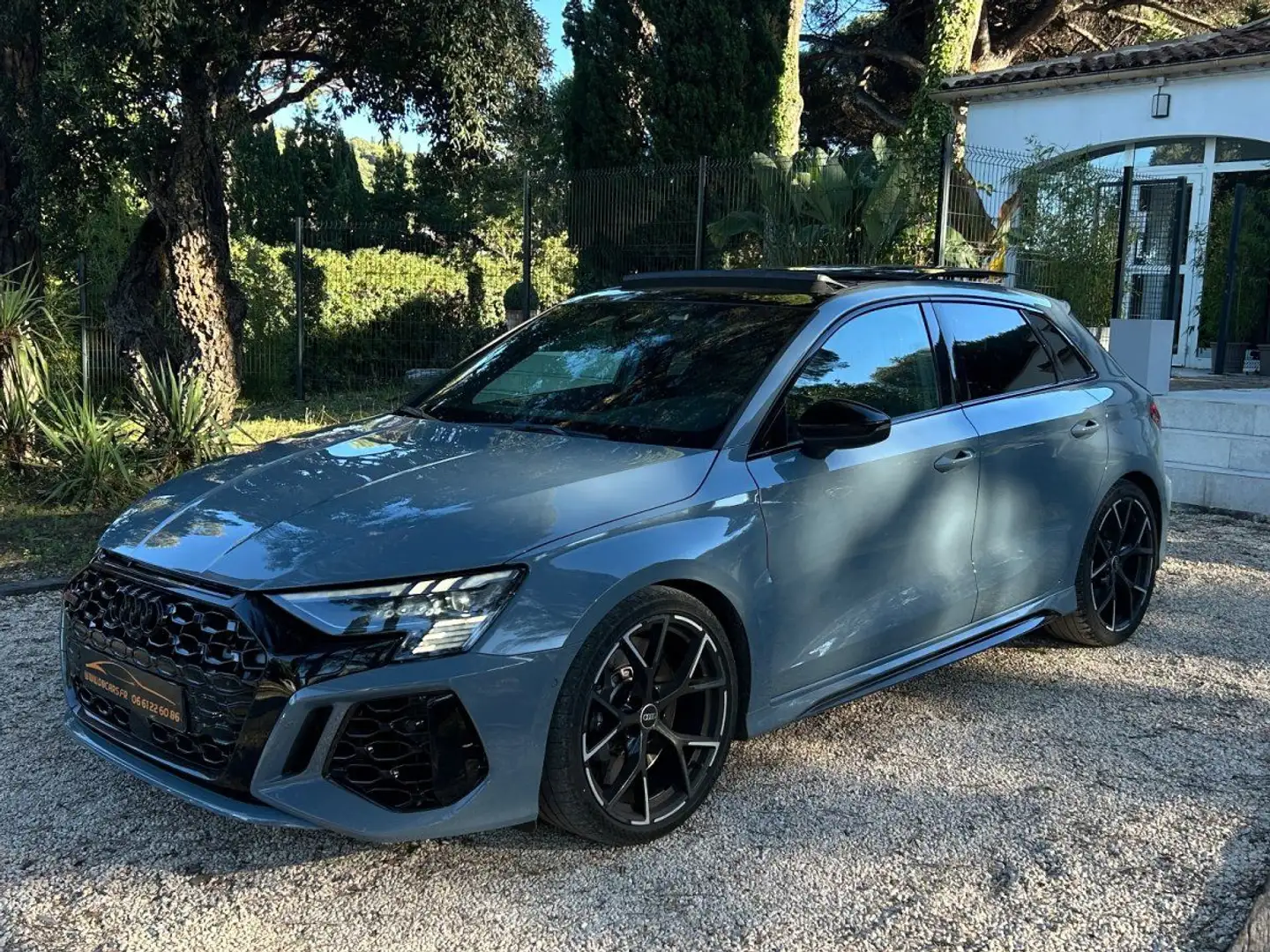 Audi RS3 SPORTBACK 2.5 TFSI 400 S tronic 7 Quattro / FULL OPTIONS / 2ÈME MAIN / IMMAT FR Grau - 2