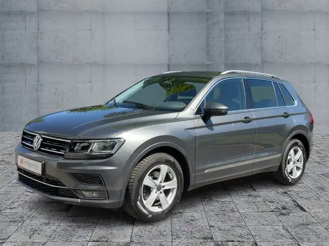 Volkswagen Tiguan view 2