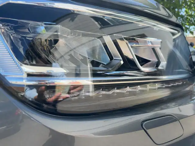 Volkswagen Tiguan view 18