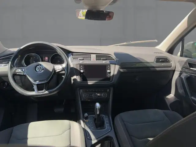 Volkswagen Tiguan view 9