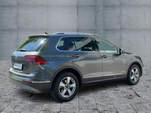 Volkswagen Tiguan view 6