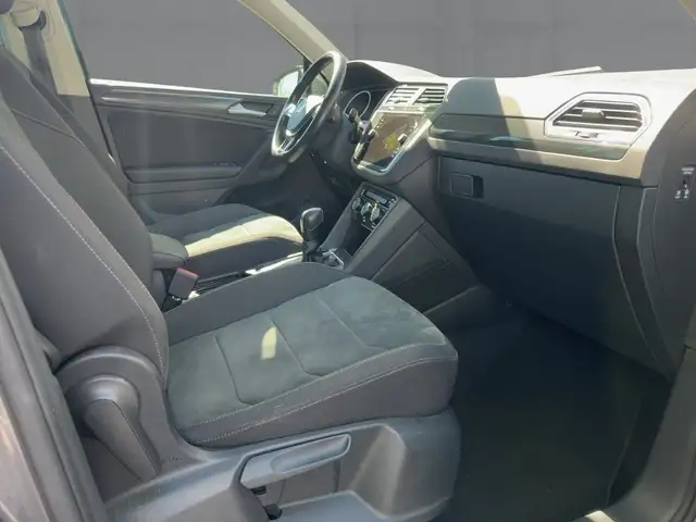 Volkswagen Tiguan view 12