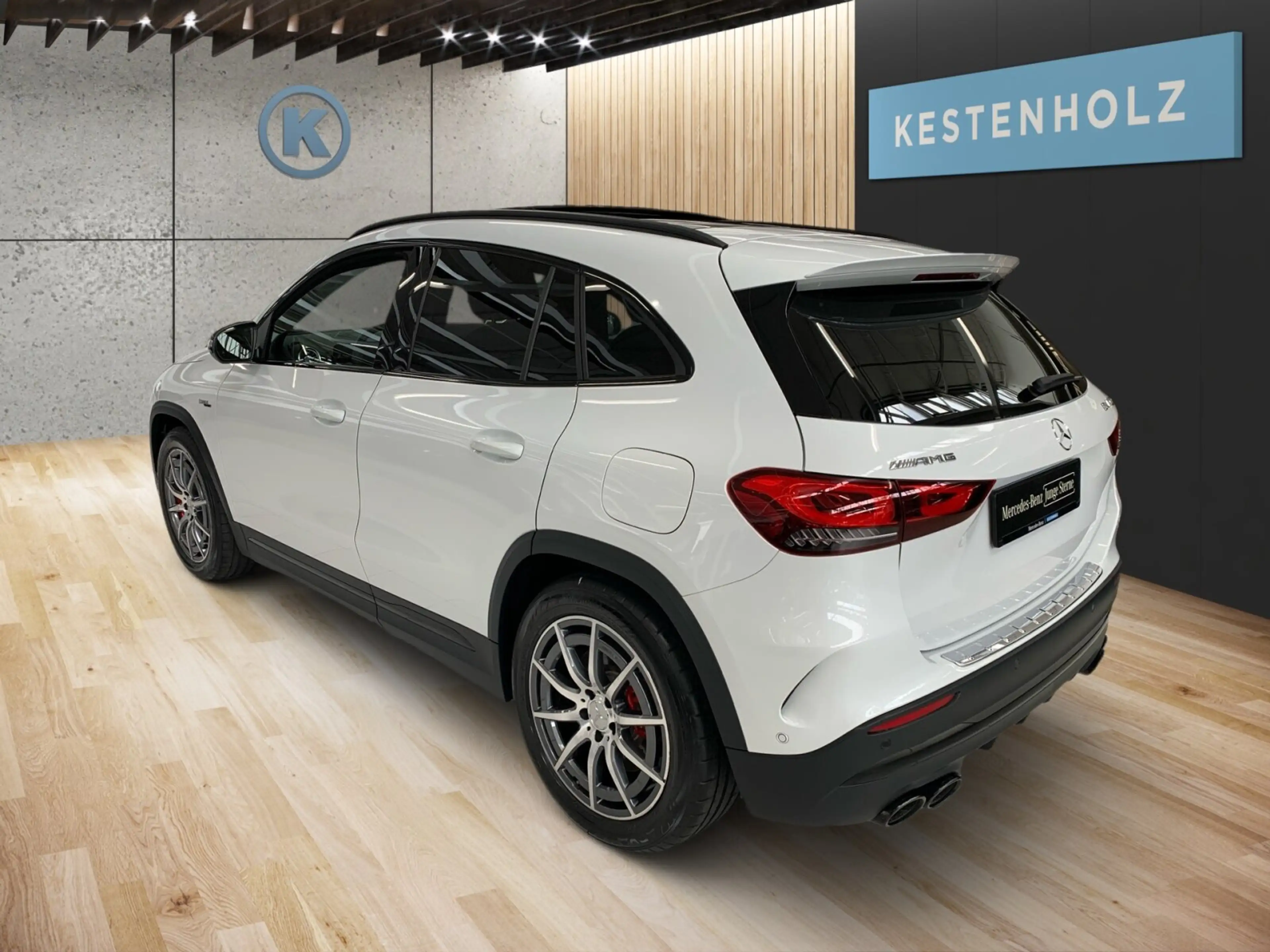 Mercedes-Benz GLA 45 AMG AMG GLA 45 S 4M+ *NIGHT*MEMO*PANO*360°KAM*DISTR* — photo 4