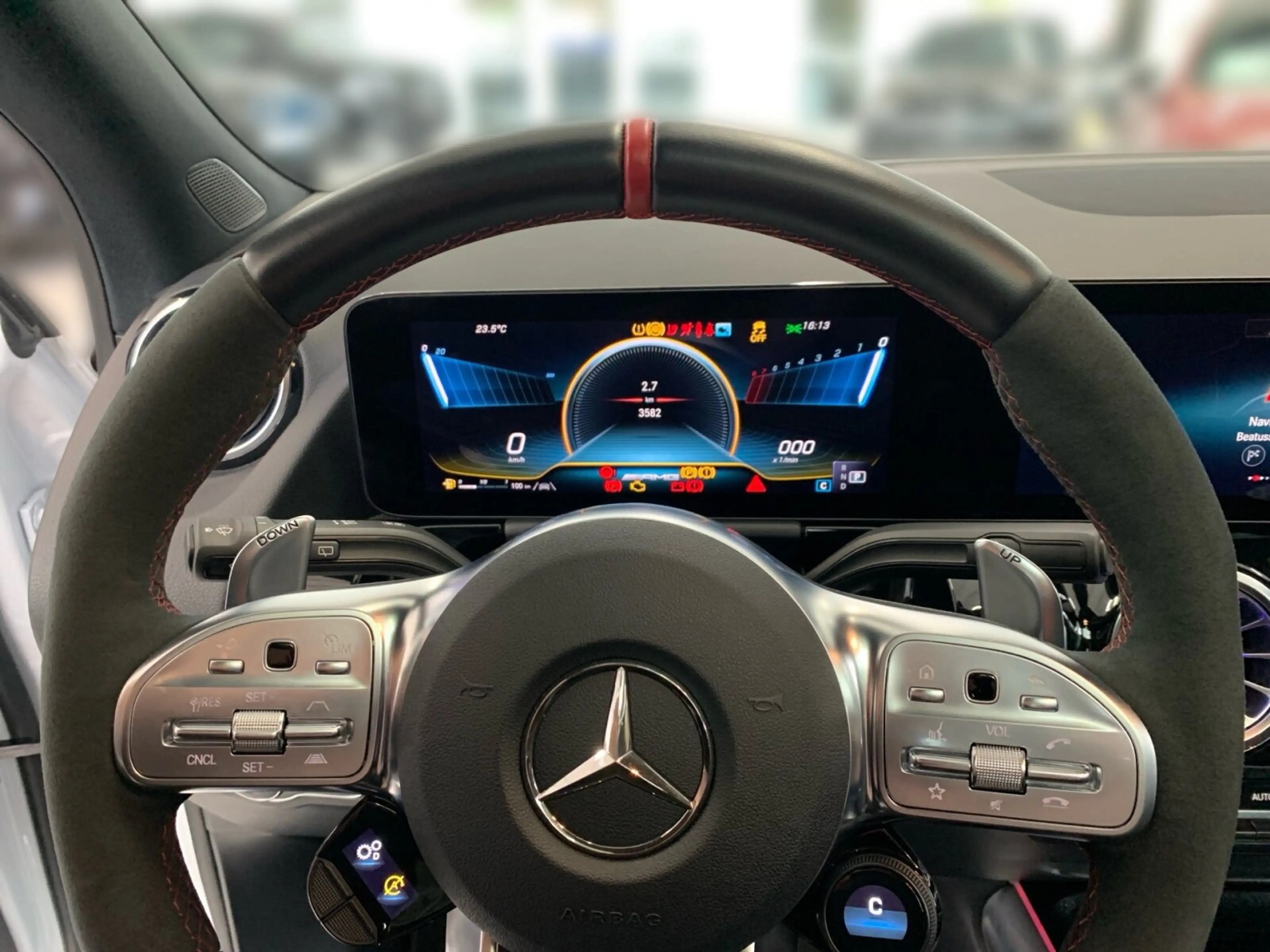 Mercedes-Benz GLA 45 AMG AMG GLA 45 S 4M+ *NIGHT*MEMO*PANO*360°KAM*DISTR* — photo 8