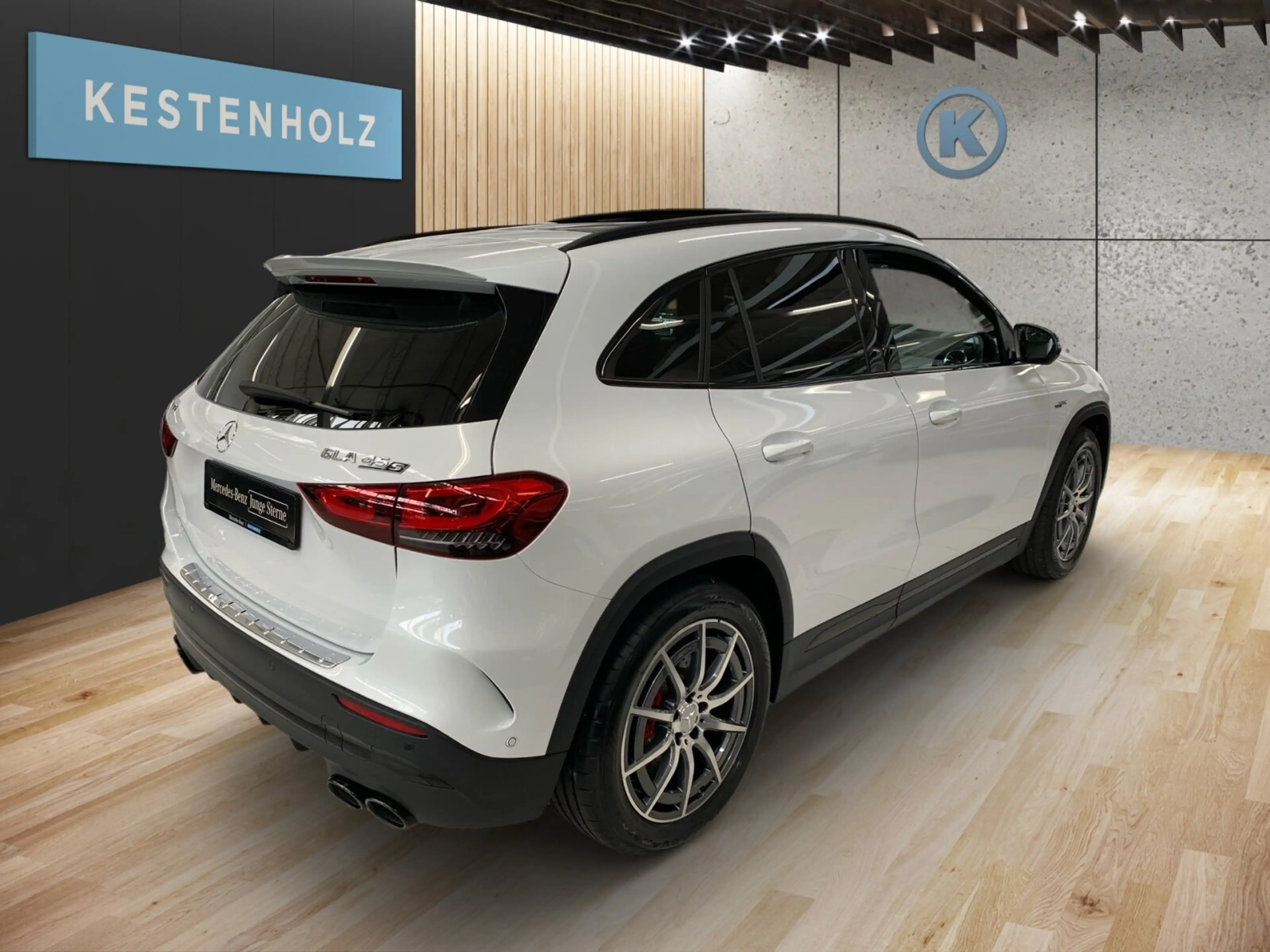 Mercedes-Benz GLA 45 AMG AMG GLA 45 S 4M+ *NIGHT*MEMO*PANO*360°KAM*DISTR* — photo 3