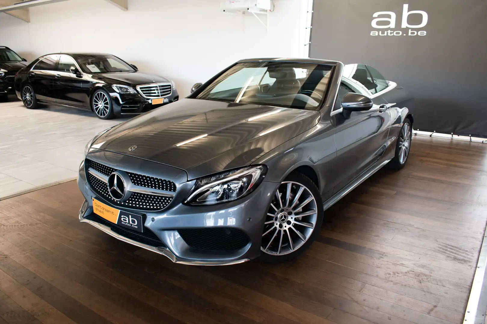 Mercedes-Benz C 180 *AMG LINE* CABRIO, LEDER, AIRSCARF, 19\, NAVI Grijs - 2