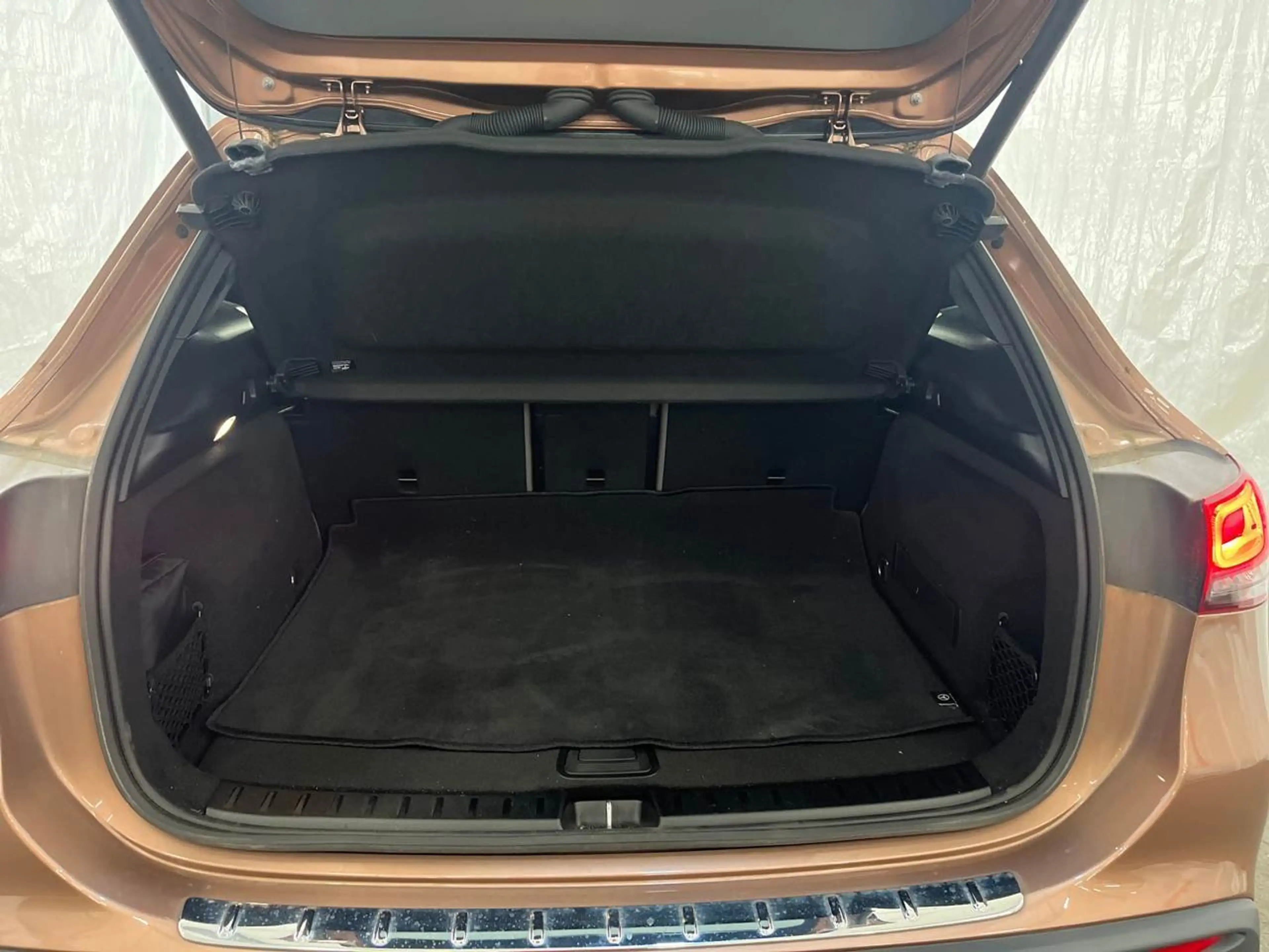 Mercedes-Benz EQA 250 + Electric Art Wide ACC BLIS El.Heckkl. — photo 13