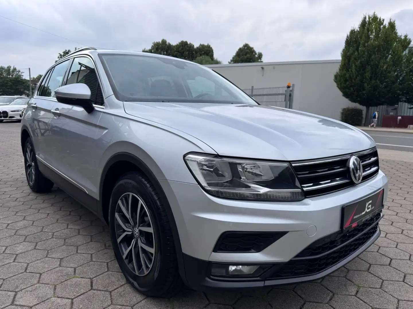 Volkswagen Tiguan Comfortline BMT/Start-Stopp AHK Argent - 2